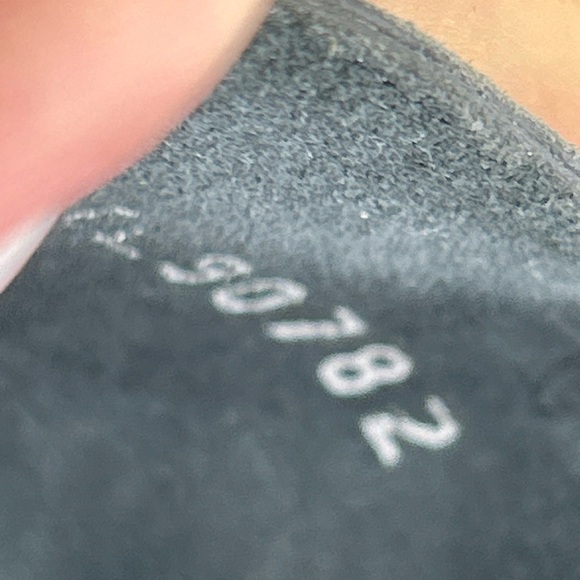 Stuart Weitzman Gray Black Mingle Suede Cutout Pumps Womens Size 9.5 heels 4.5" - Picture 11 of 11